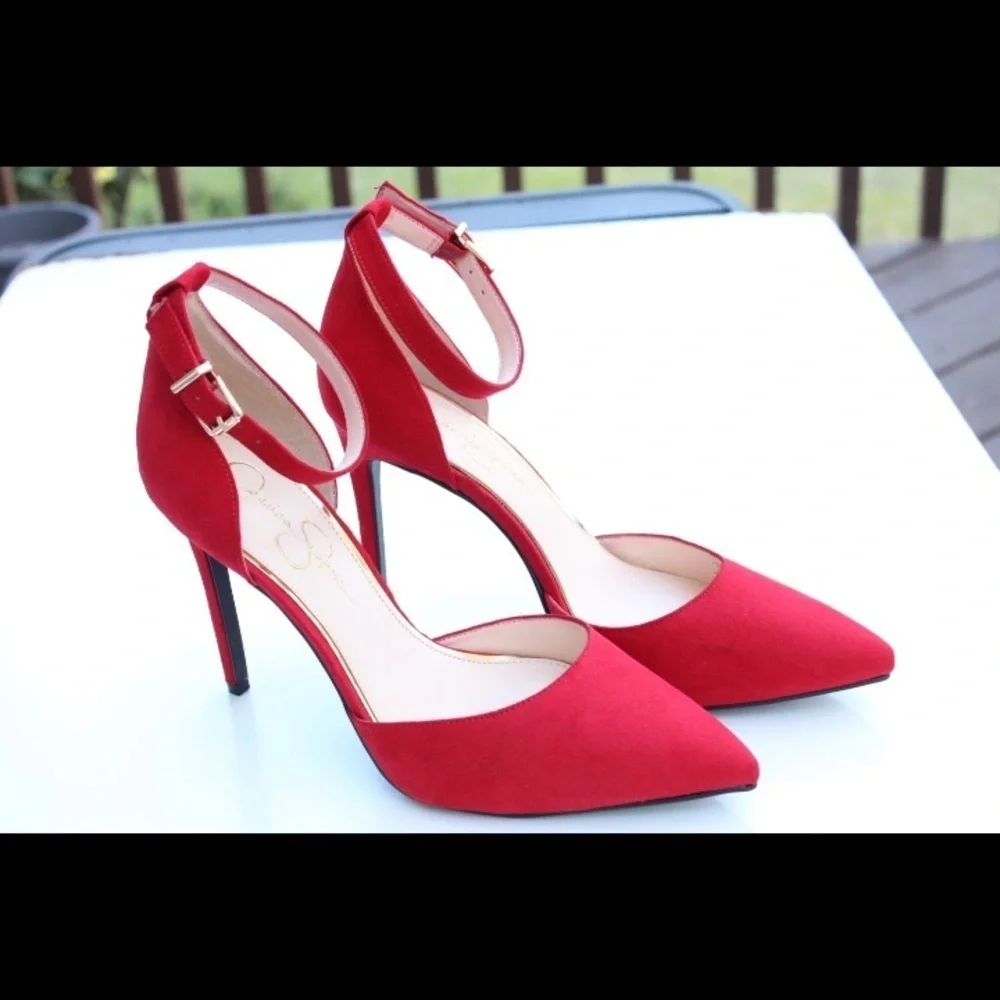 Jessica Simpson Parker pumps